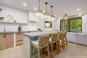 Aloha Moon - A Chic and Dreamy Modern Tropical Hideaway!
